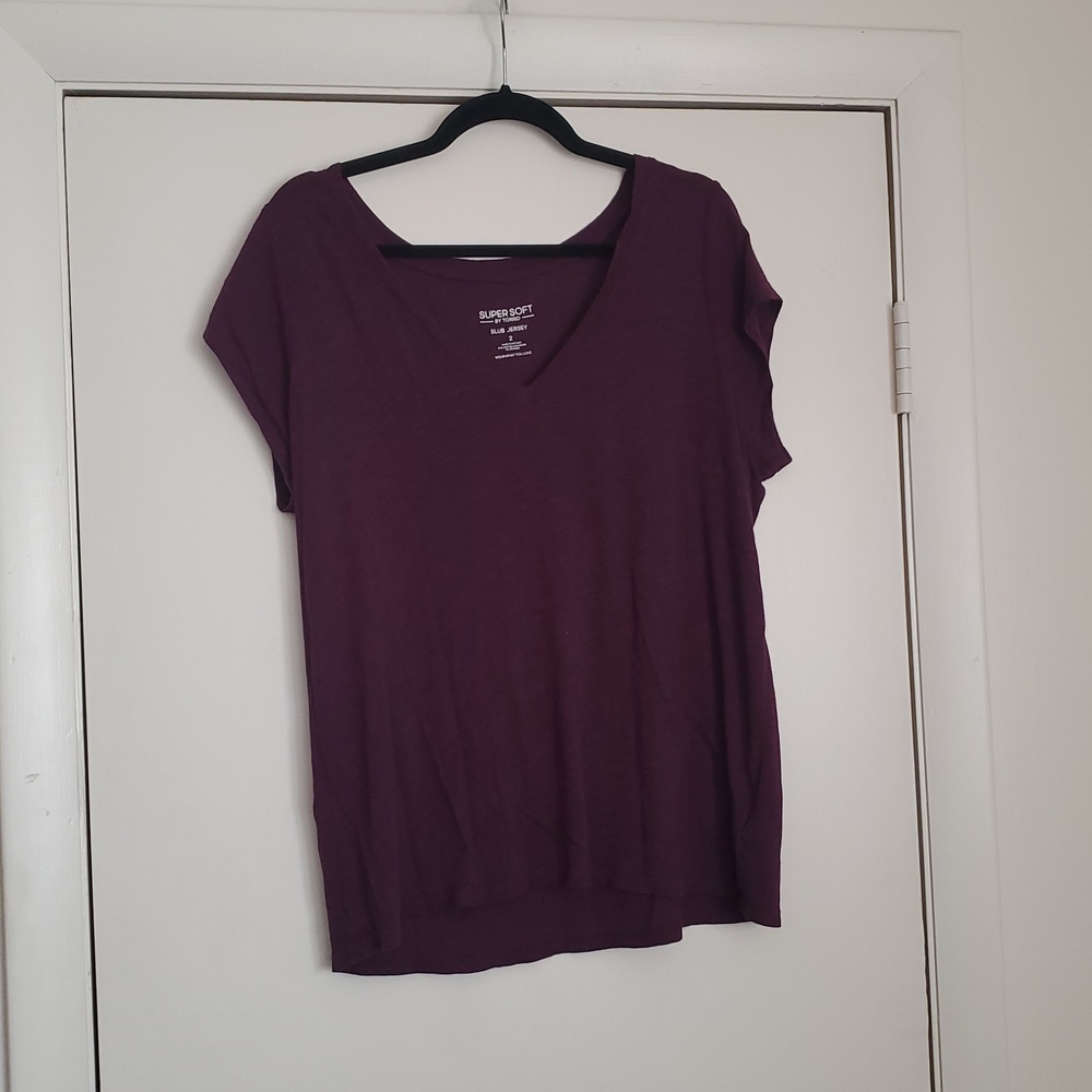 Torrid's Women's V-Neck Short Sleeve Slub Jersey Top - Plum
